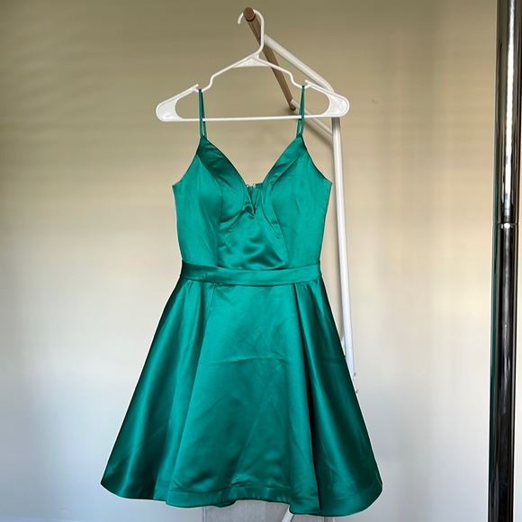 Homecoming/Winter Formal Dress - Picture 1 of 3